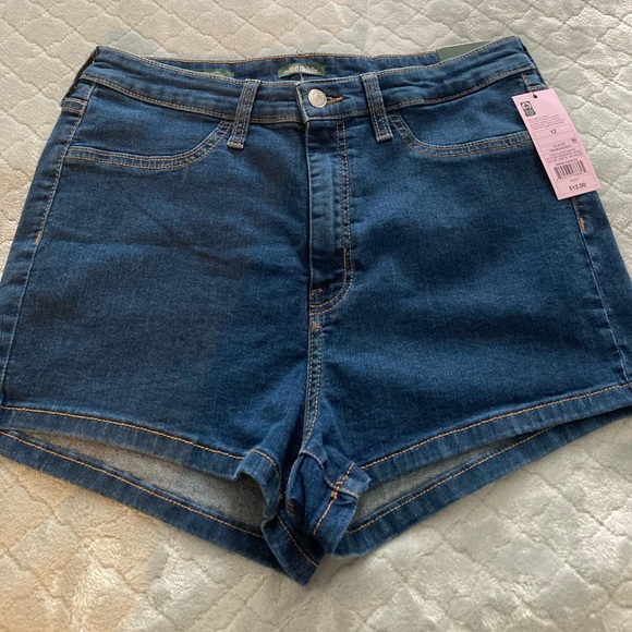 NWTS Ladies Jean Shorts - Picture 2 of 8